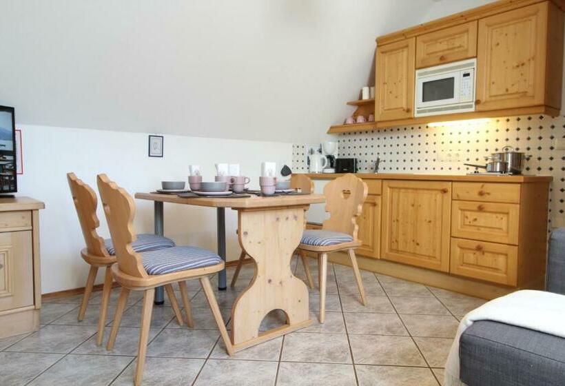 Nocky Family Apartments