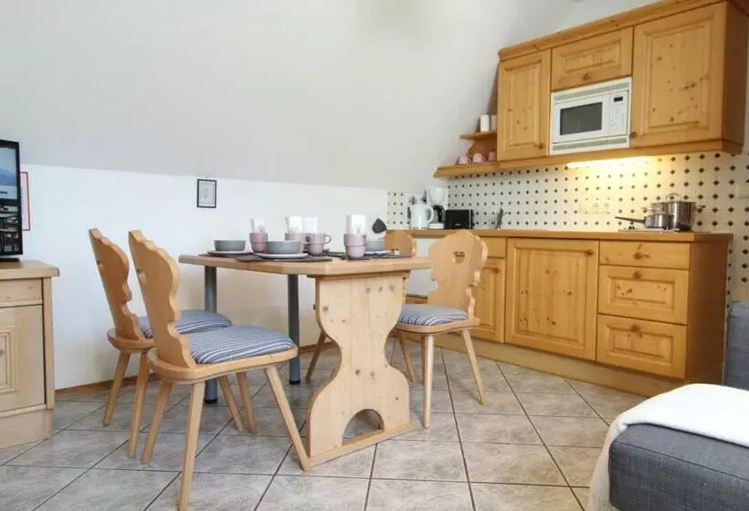 Nocky Family Apartments
