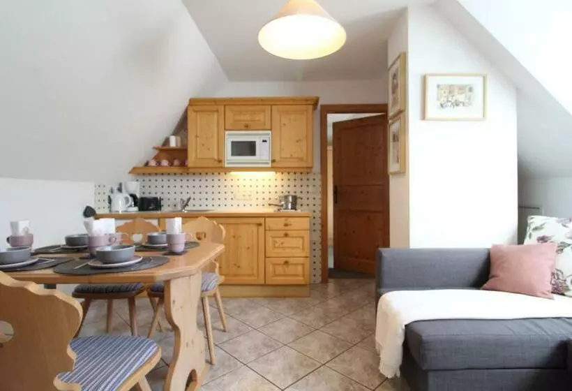 Nocky Family Apartments