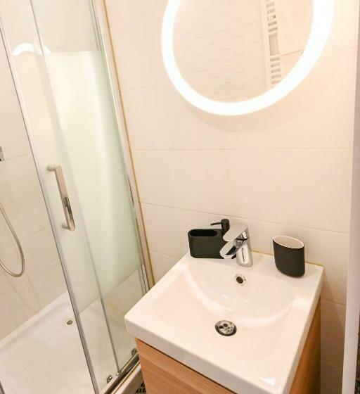 Verdun Doré Parking Gratuit, Netflix, Balcon, Internet Fibre 2 Ch