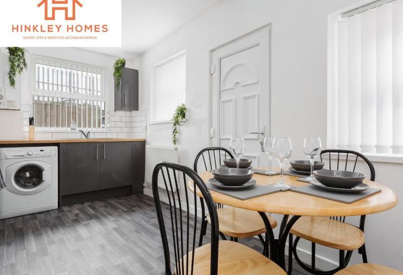 Newly Renovated 4bed Free Parking City Links By Hinkley Homes Short Lets & Serviced Accommodatio