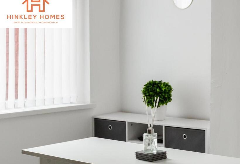 Newly Renovated 4bed Free Parking City Links By Hinkley Homes Short Lets & Serviced Accommodatio