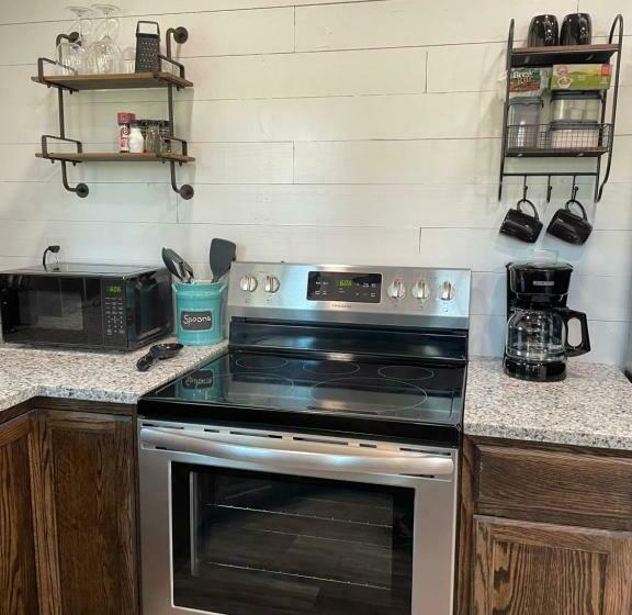 Cozy Cabin In Crestwood Subdivision