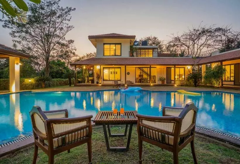 Stayvista At Birdsong With Pvt Pool, Lawn & Gazebo