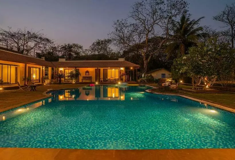 Stayvista At Birdsong With Pvt Pool, Lawn & Gazebo