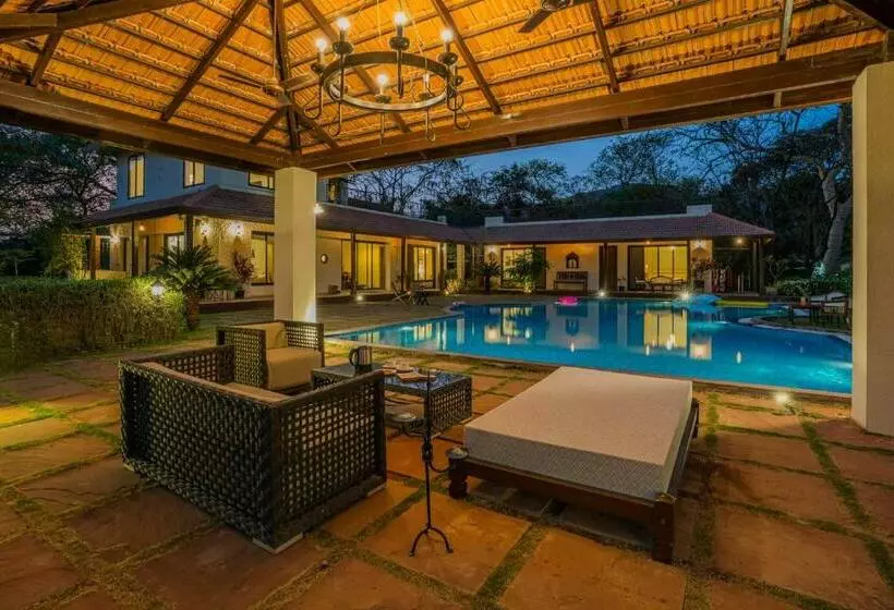 Stayvista At Birdsong With Pvt Pool, Lawn & Gazebo