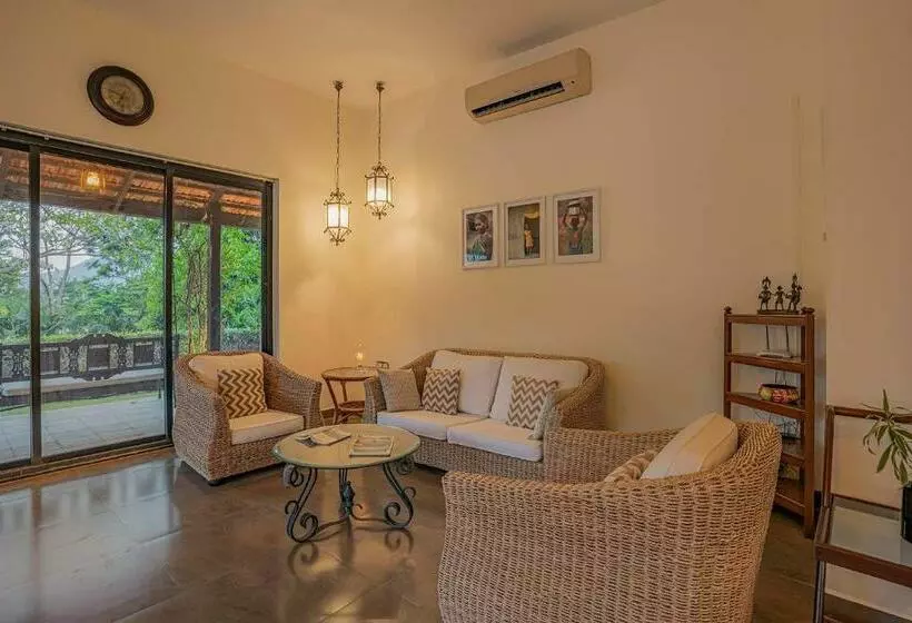 Stayvista At Birdsong With Pvt Pool, Lawn & Gazebo