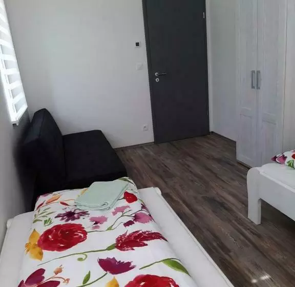 Ubytování Valentovi