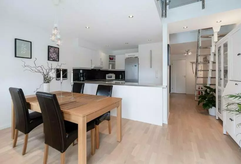 Central Top Floor Apartment