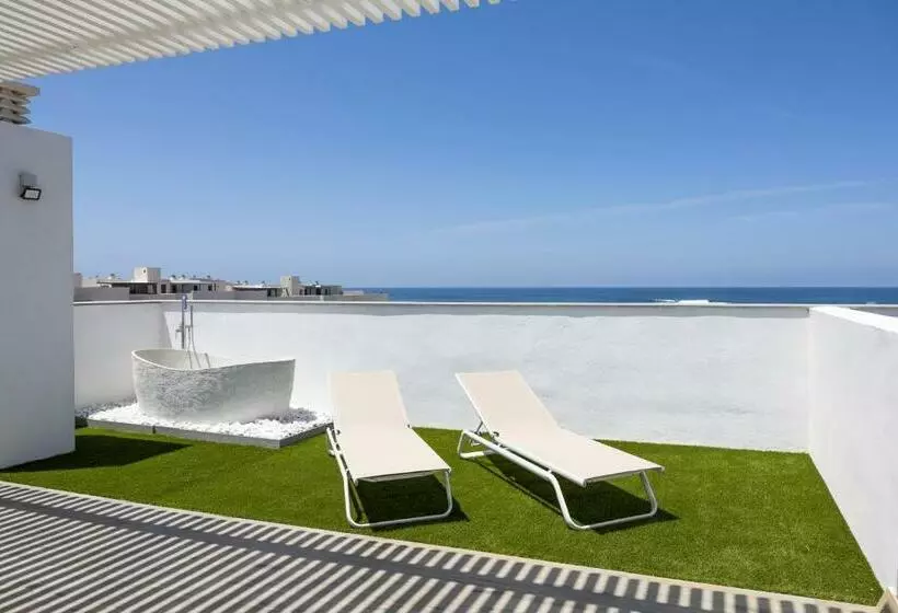 Esmeralda Cotillo Homes By Livvo