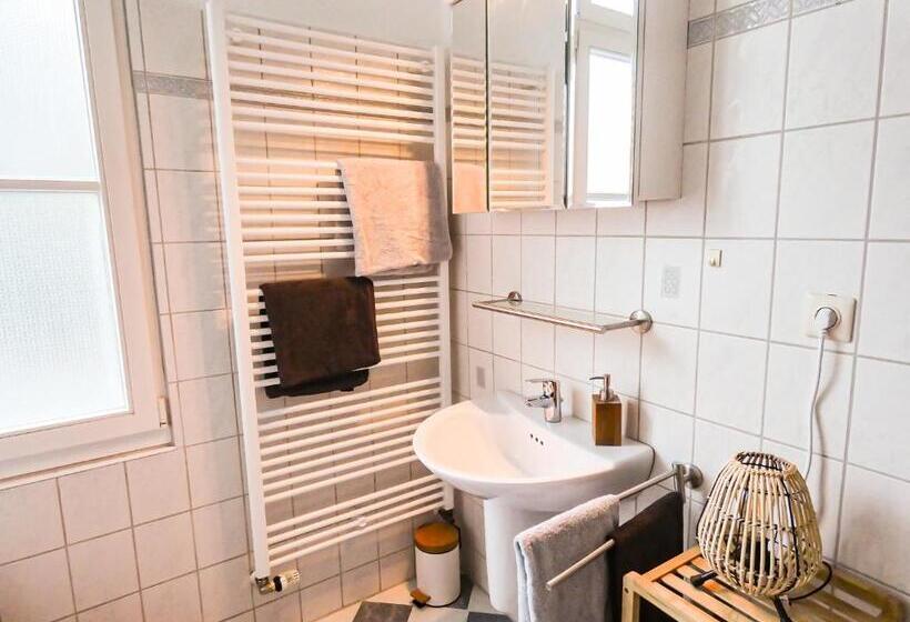 #111 Lux Flat Lennep Altstadt Netflix & Amazon Prime Felswand