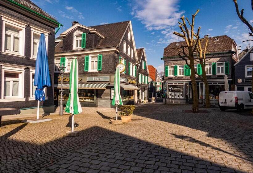 #111 Lux Flat Lennep Altstadt Netflix & Amazon Prime Felswand