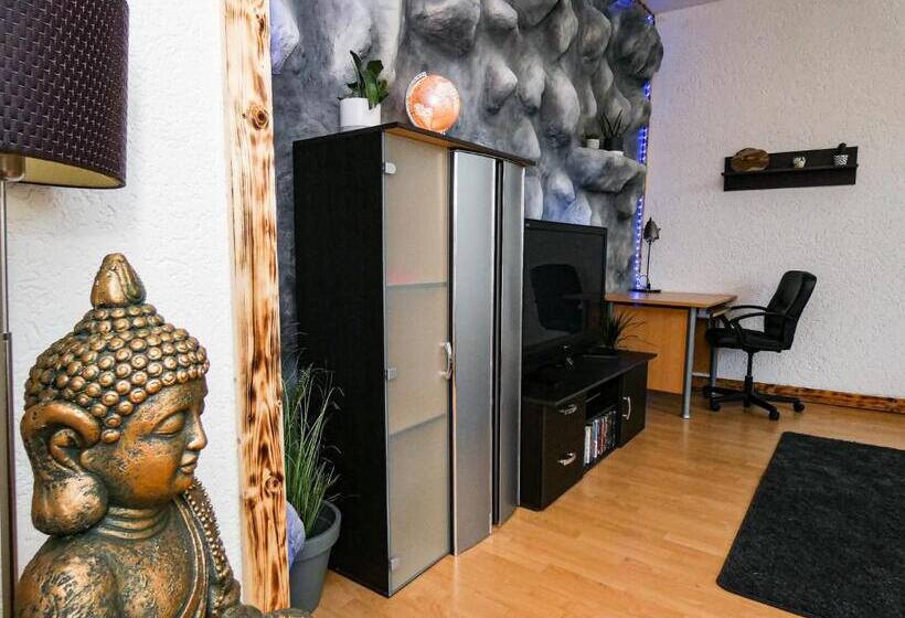 #111 Lux Flat Lennep Altstadt Netflix & Amazon Prime Felswand