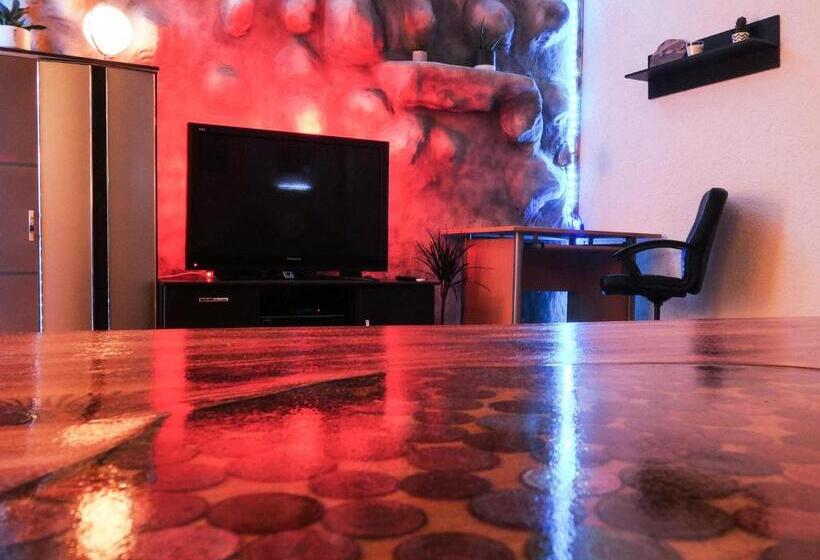 #111 Lux Flat Lennep Altstadt Netflix & Amazon Prime Felswand