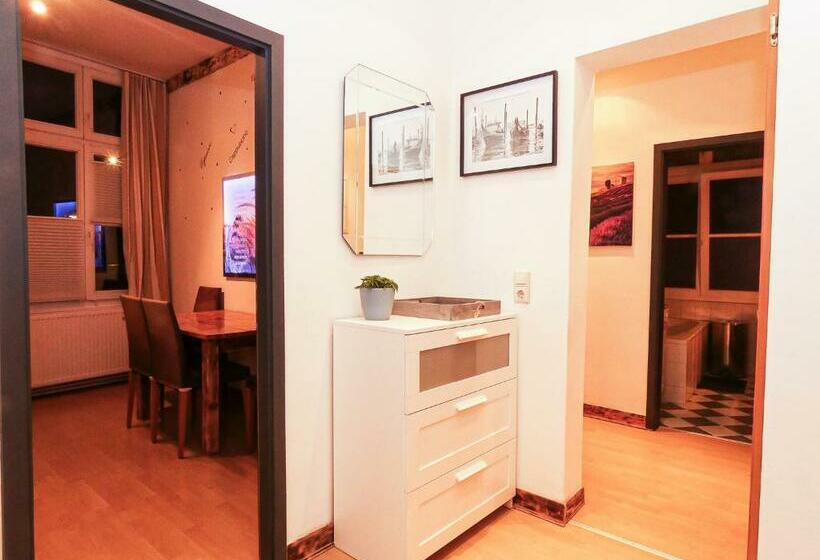 #111 Lux Flat Lennep Altstadt Netflix & Amazon Prime Felswand