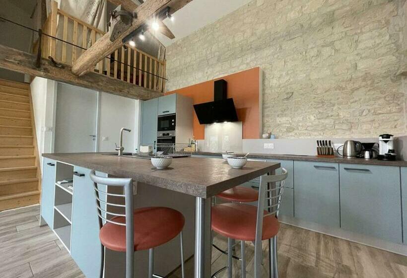 Charmante Maison Rénovée Avec Jardin, 2 Chambres, Proche La Rochelle, 4 Couchages   Fr 1 246 603