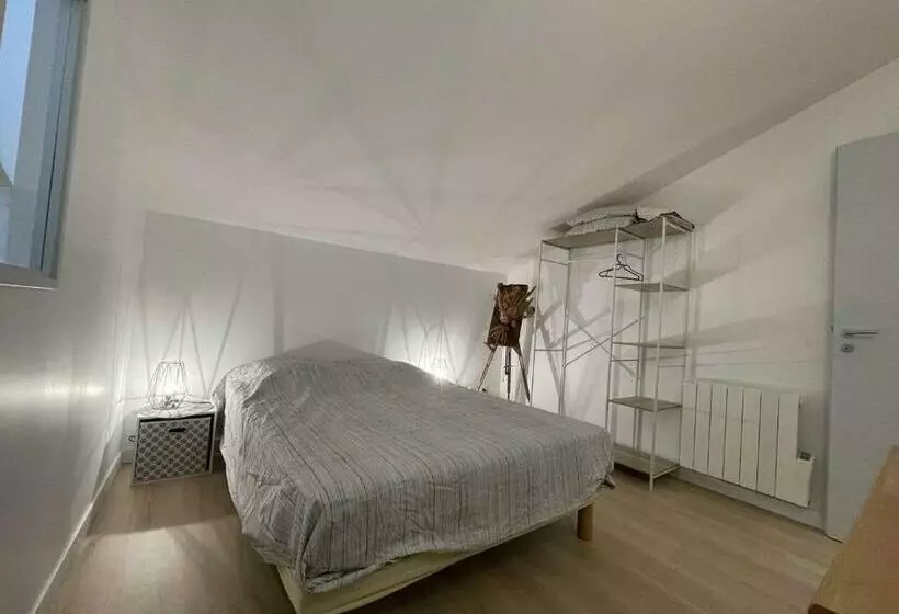 Charmante Maison Rénovée Avec Jardin, 2 Chambres, Proche La Rochelle, 4 Couchages   Fr 1 246 603