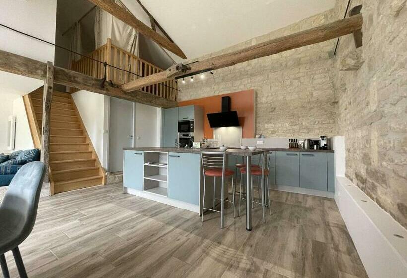 Charmante Maison Rénovée Avec Jardin, 2 Chambres, Proche La Rochelle, 4 Couchages   Fr 1 246 603