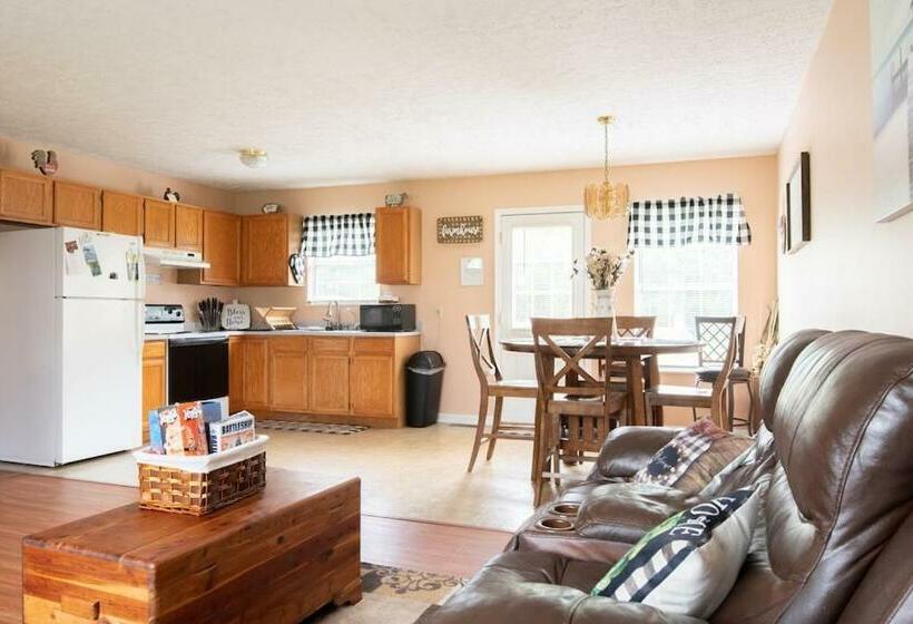 Spacious 3br+ Douglas Lake +pigeon Forge+ Gym +disney+ Firepit +creek+ Fishin