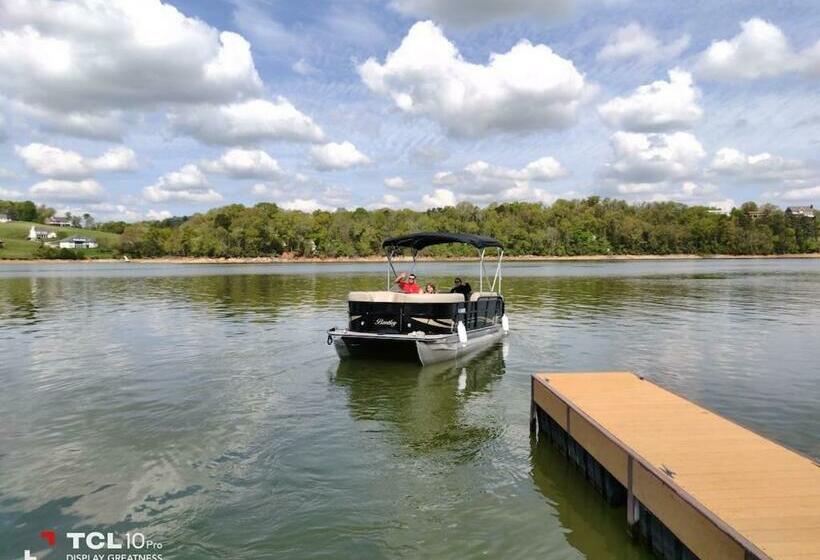 Spacious 3br+ Douglas Lake +pigeon Forge+ Gym +disney+ Firepit +creek+ Fishin