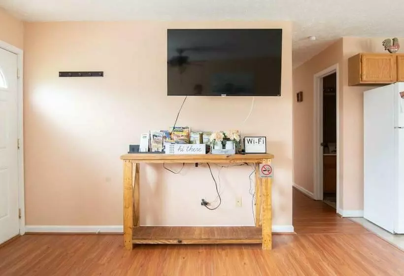 Spacious 3br+ Douglas Lake +pigeon Forge+ Gym +disney+ Firepit +creek+ Fishin