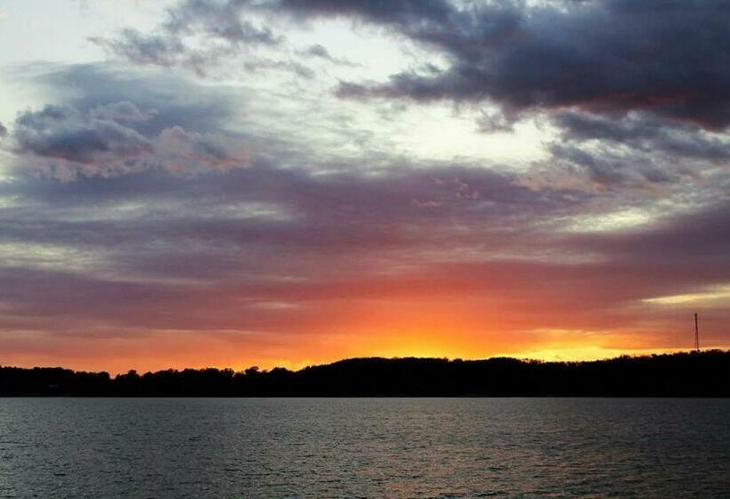 Spacious 3br+ Douglas Lake +pigeon Forge+ Gym +disney+ Firepit +creek+ Fishin