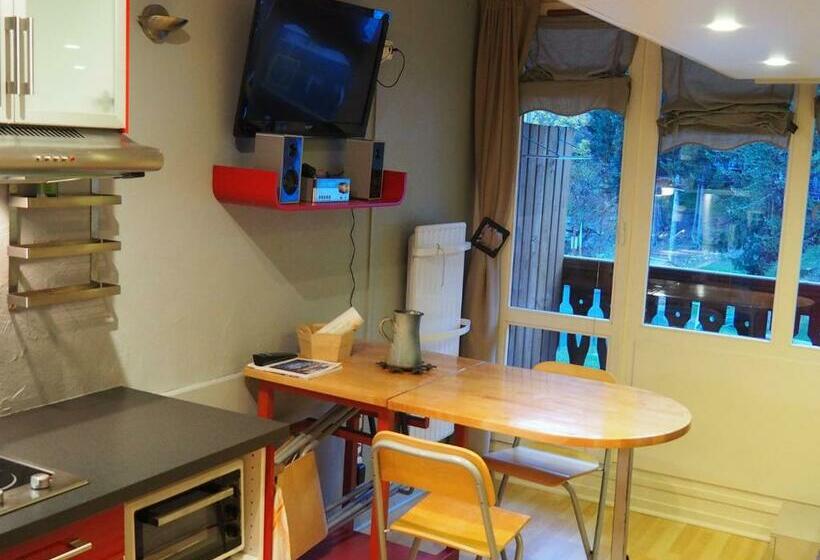 Studio Rénové 4 Pers, Balcon Sud, Au Pied Des Pistes, Plein Centre, Cuisine équipée, Tv Grande Fr