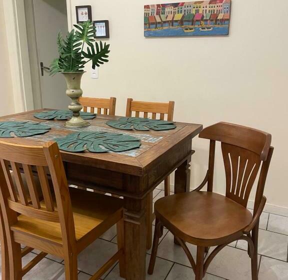 Charmoso Apto De 2 Quartos A 100m Do Mar, Super Central