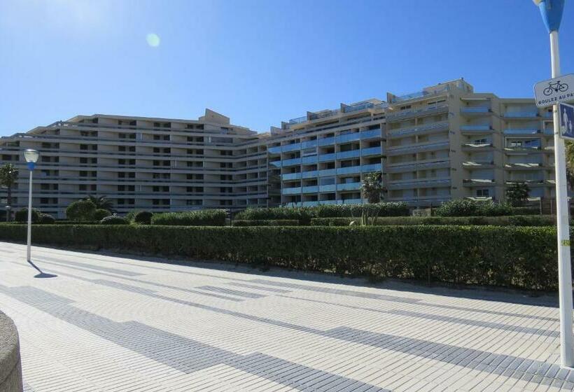 Coup De Cœur Pour Ce Cosy T2 Avec Vue Imprenable Sur La Mer   4gsud101