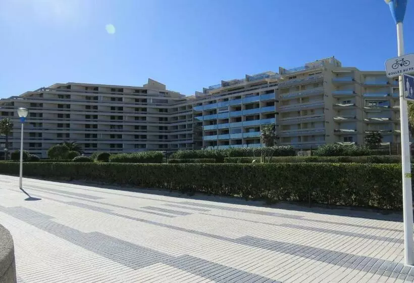 Coup De Cœur Pour Ce Cosy T2 Avec Vue Imprenable Sur La Mer   4gsud101