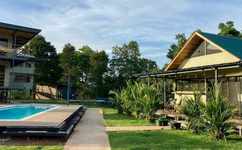 Gatehouse Cabin   Stunning Accommodation With Pool In Drake Bay