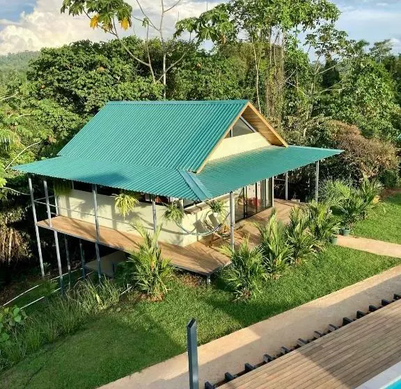 Gatehouse Cabin   Stunning Accommodation With Pool In Drake Bay