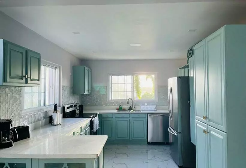 Luxury Apartments And Rooms,the Lagoons