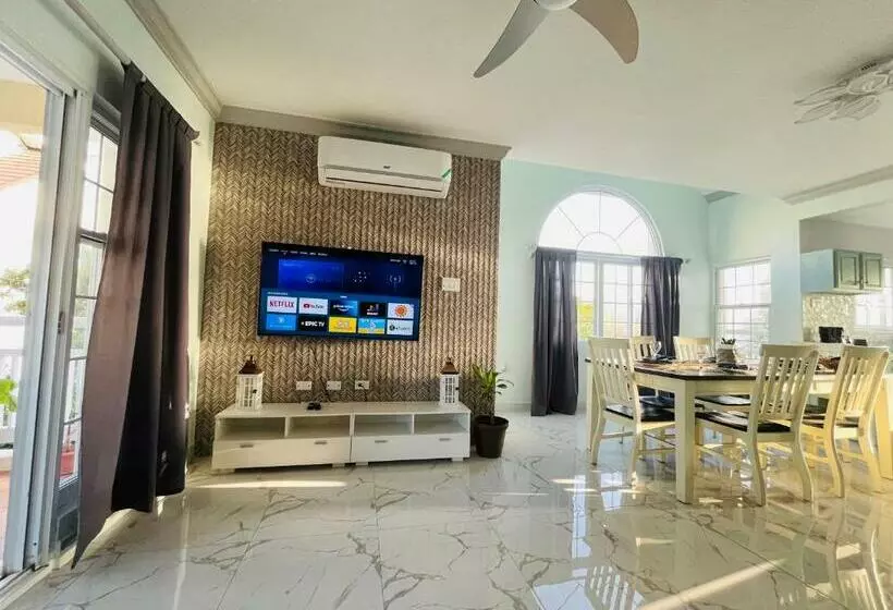 Luxury Apartments And Rooms,the Lagoons