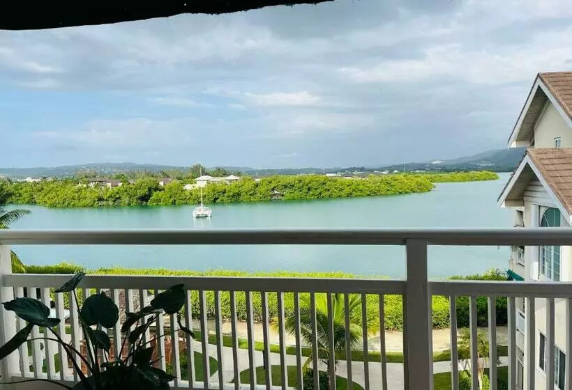 Luxury Apartments And Rooms,the Lagoons