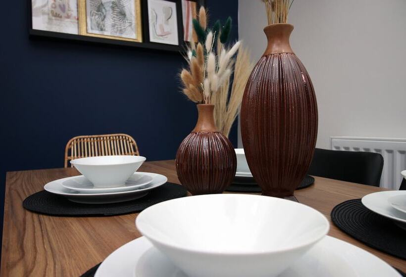 Minster House By Tŷ Sa