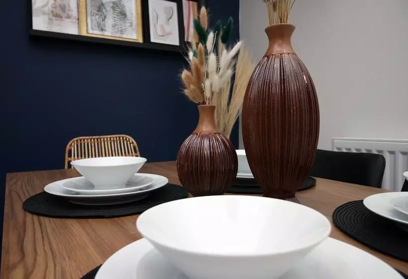 Minster House By Tŷ Sa