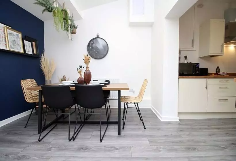 Minster House By Tŷ Sa