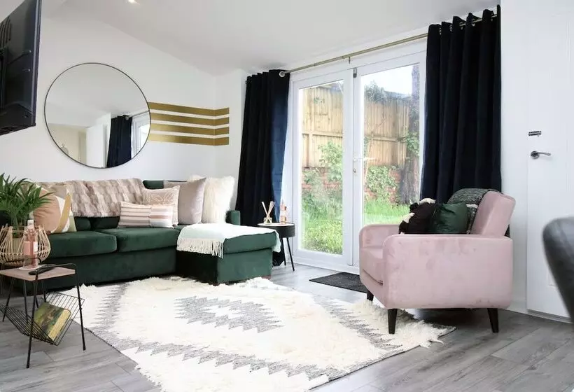 Minster House By Tŷ Sa