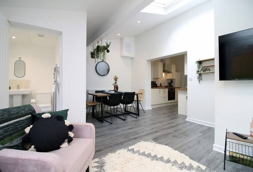 Minster House By Tŷ Sa