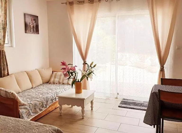 Studio Avec Jardin Entre Aix En Provence, Luberon Et Verdon