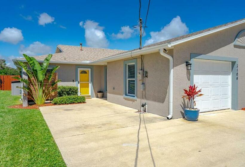 Unique Balinese Home With Fire Pit And Private Fenced Yard! 30 Seconds To The Sand!