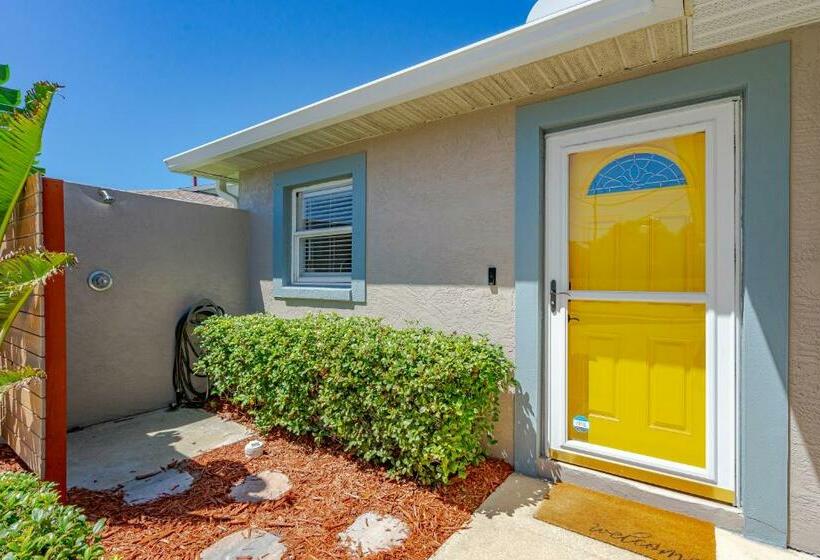 Unique Balinese Home With Fire Pit And Private Fenced Yard! 30 Seconds To The Sand!