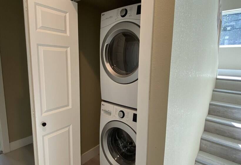 Yosemite S Pine Cove