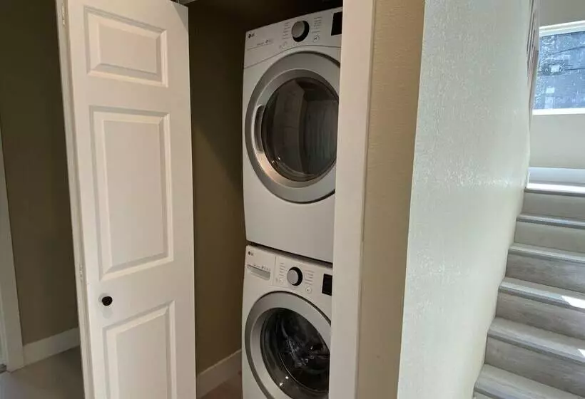 Yosemite S Pine Cove