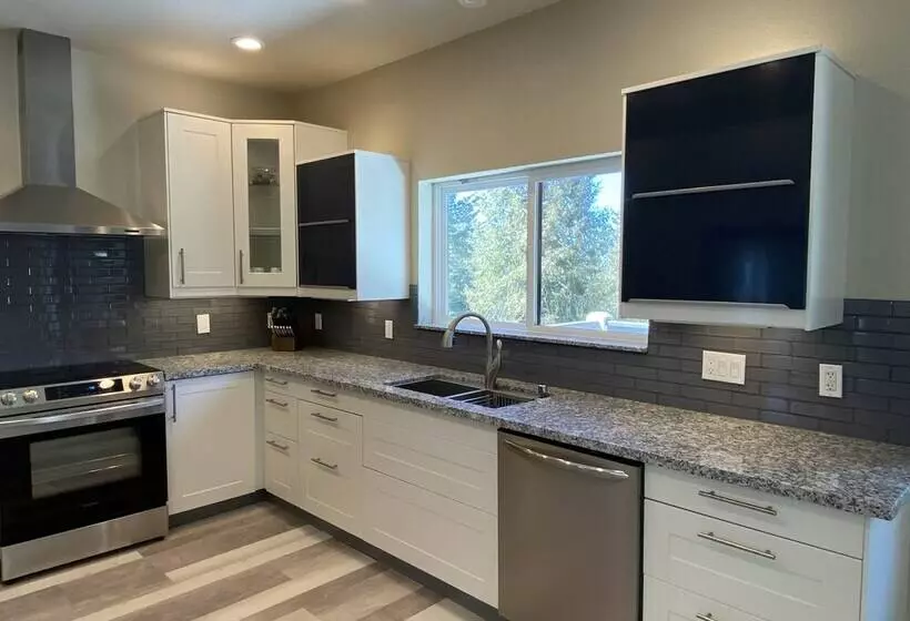 Yosemite S Pine Cove