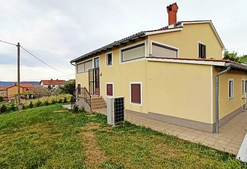 Apartma Montemoro 1