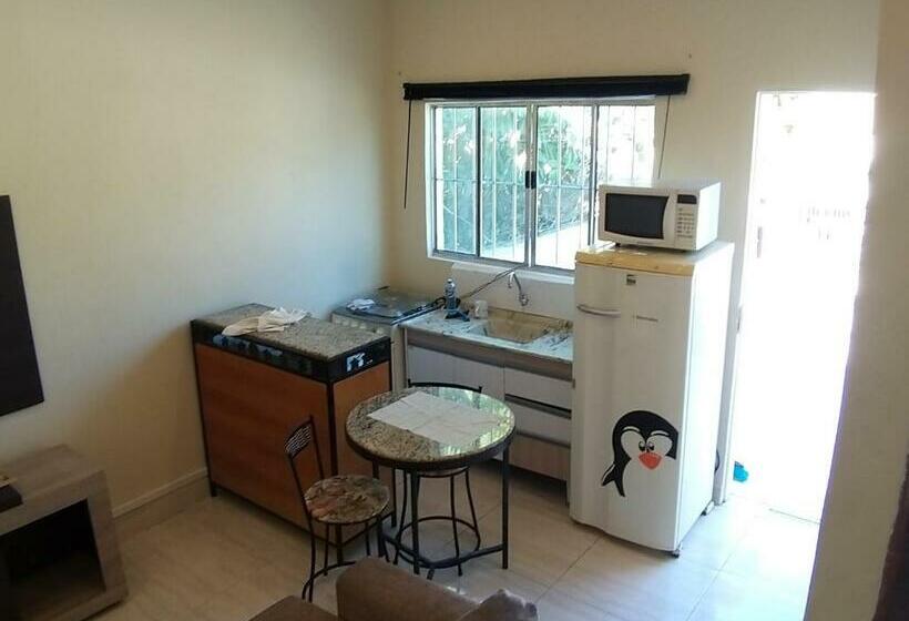 Casa Mobiliada No Jd. Aeroporto