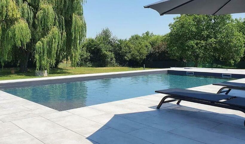 Nemespécsely Udvarház