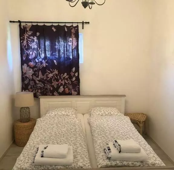 Nemespécsely Udvarház